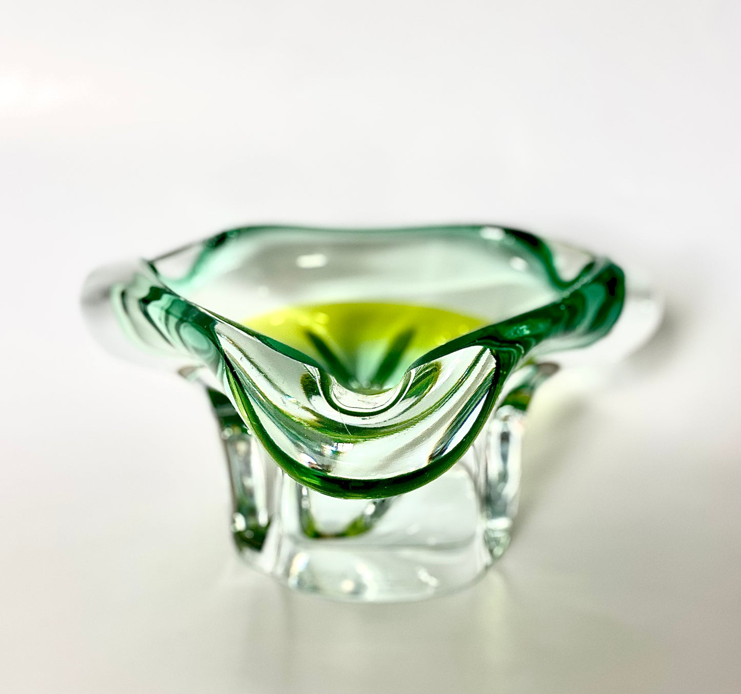 A Josef Hospodska Czech Chřibská art glass bowl  .